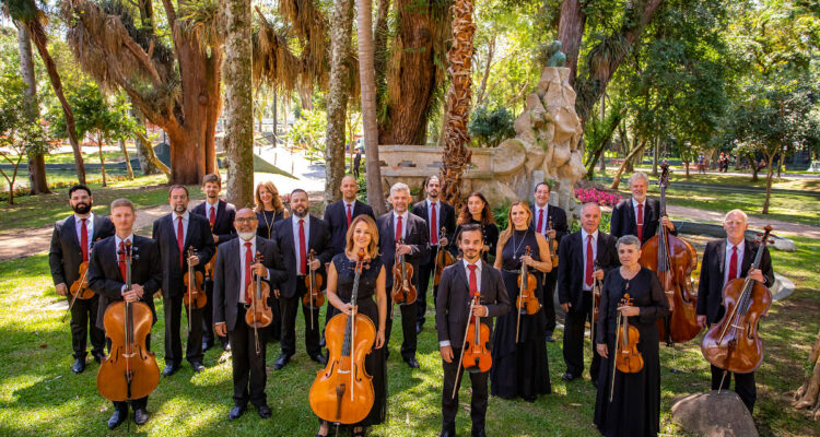 Chamber Orchestra of the city of Curitiba. Photo: Daniel Castilian.