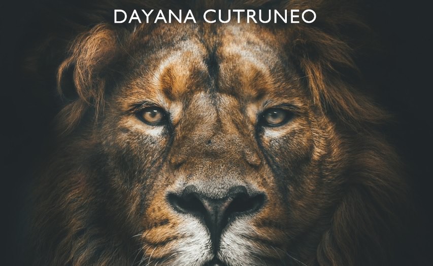 Prenota &quot;Dio e il processo in me" di Dayana Cutruneo, copertura - in primo piano. Rivelazione.