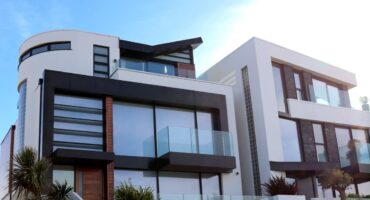 How to build high end houses?. Photo: Expect Best no Pexels.