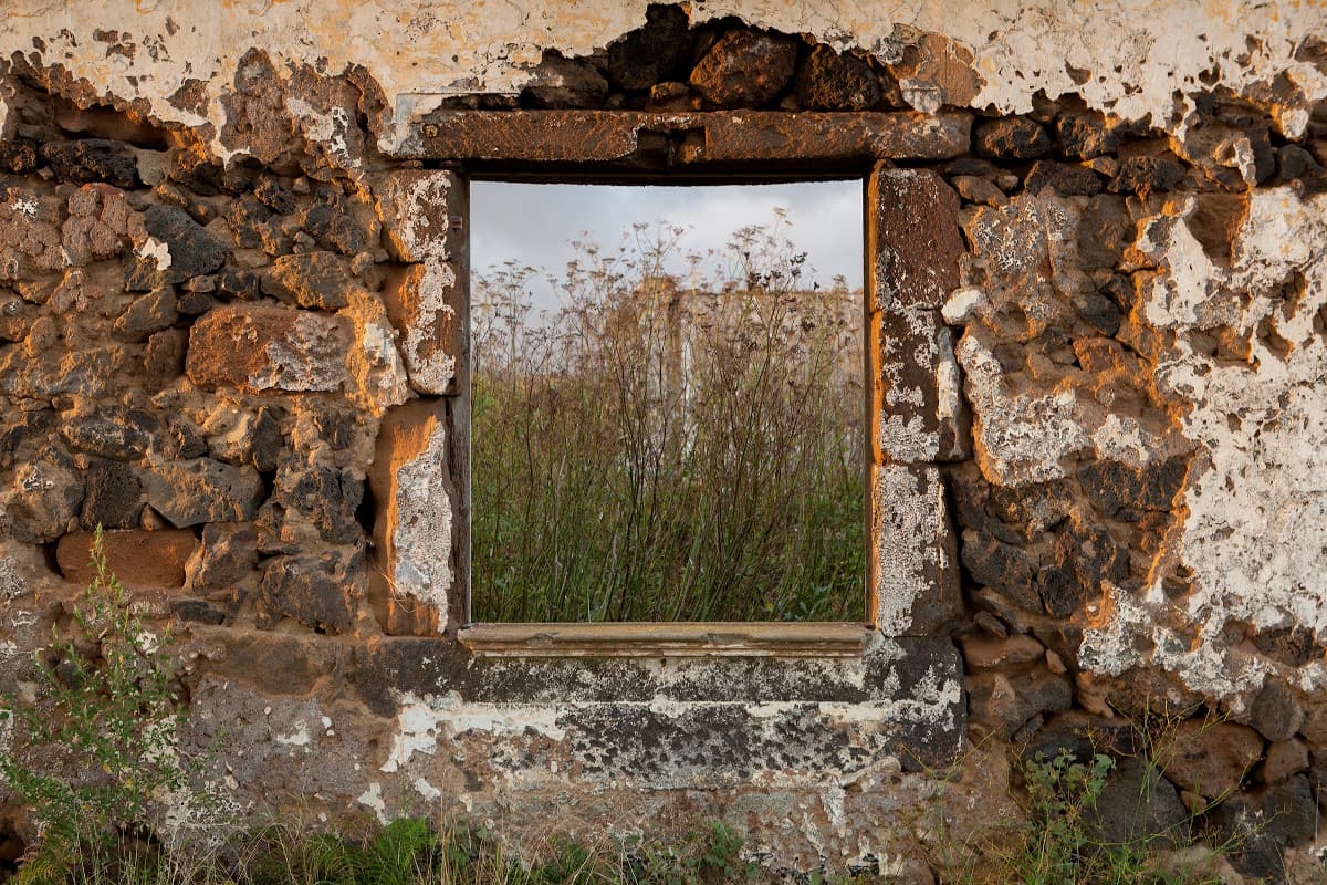 Œuvre "Ruines de l'île de Terceira", 2012, de Orlando Azevedo. PhotosOrlando Azevedodo.